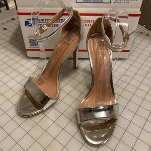NWT BCBG MAXAZRIA Ellettra Silver Heels - Size 9